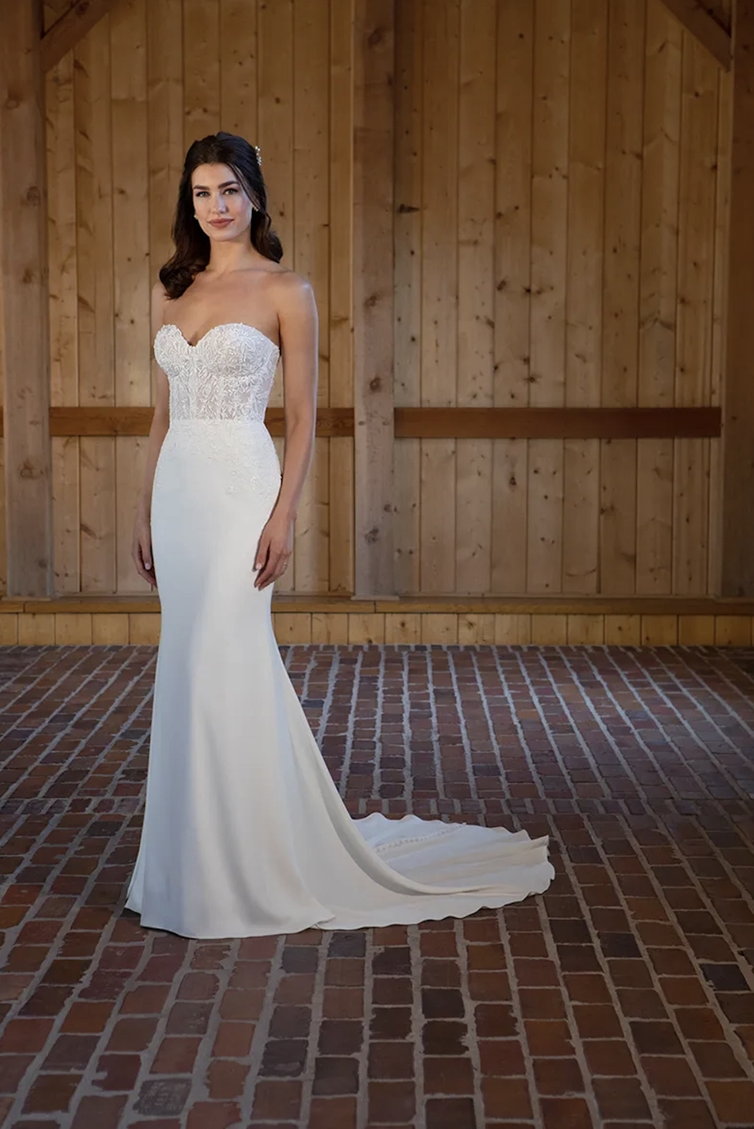 Strapless crepe hotsell wedding dress