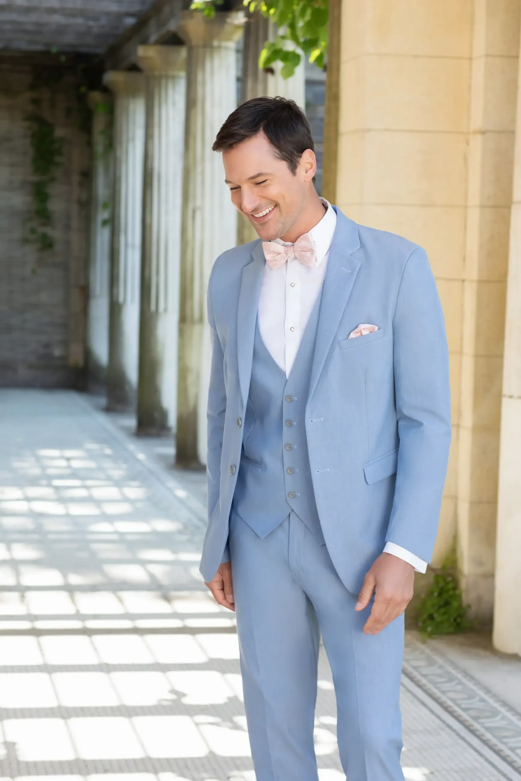 Discover Our New Line of Purchasable Men's Suits!. Desktop Image