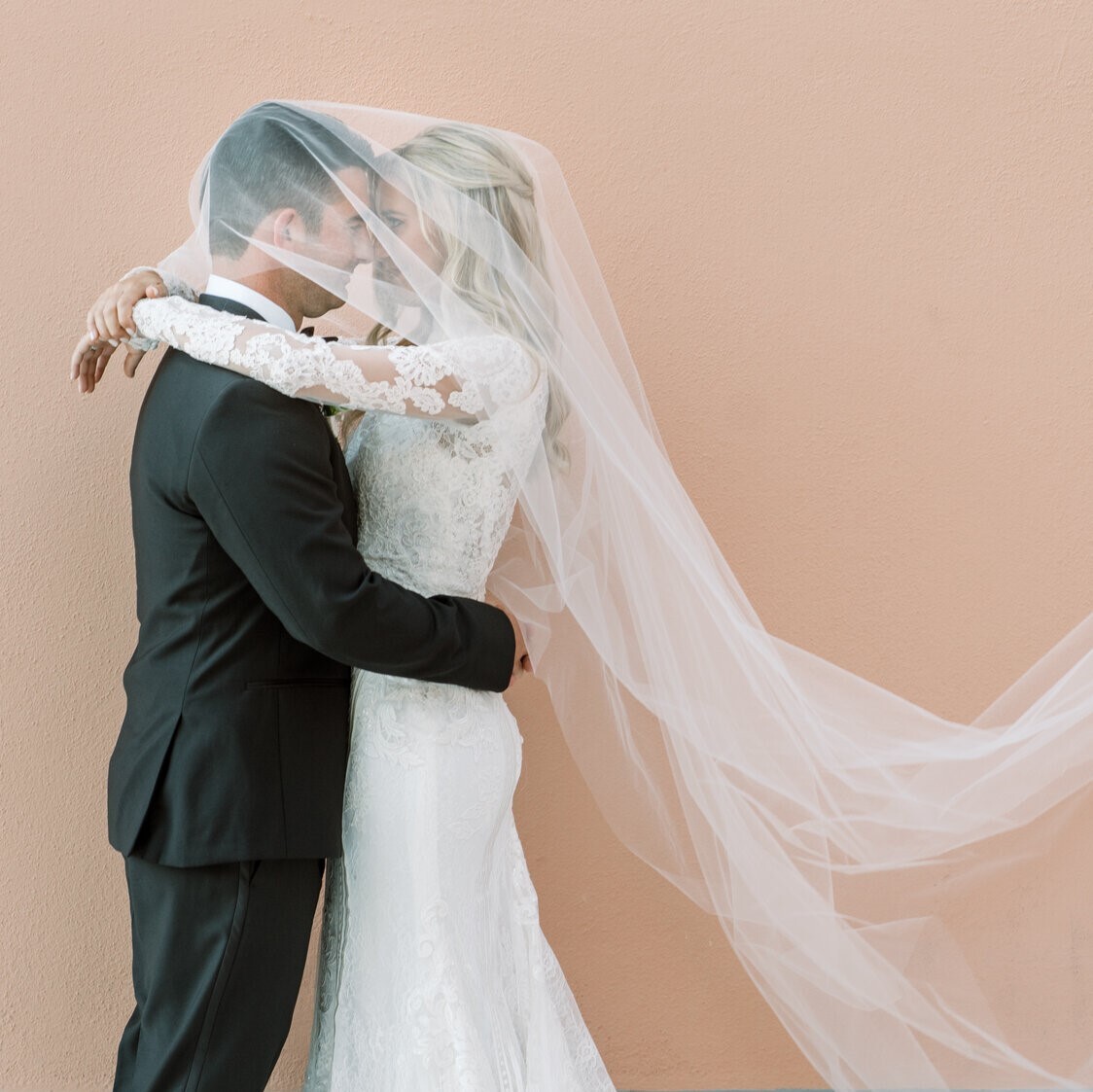 The Ultimate Guide to Bridal Veils Image