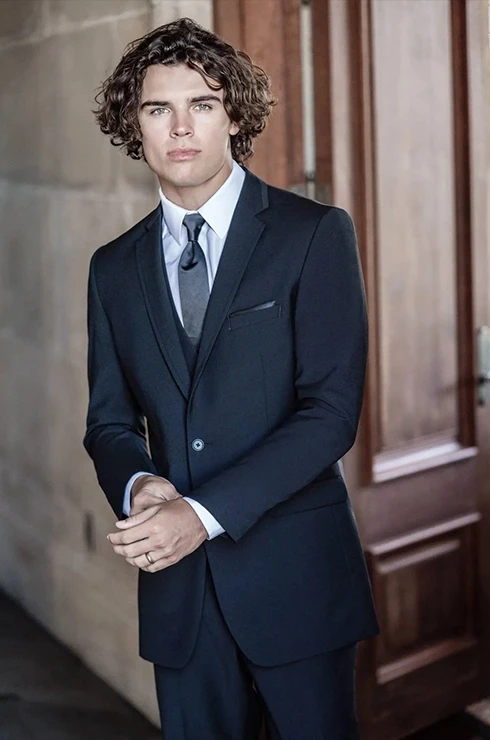 Photo of the real groom