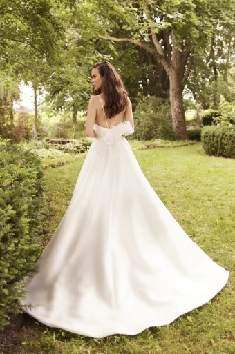 Paloma Blanca Style P5076 #3 thumbnail