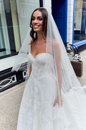 Caroline Castigliano Style Its A Love Story #1 thumbnail